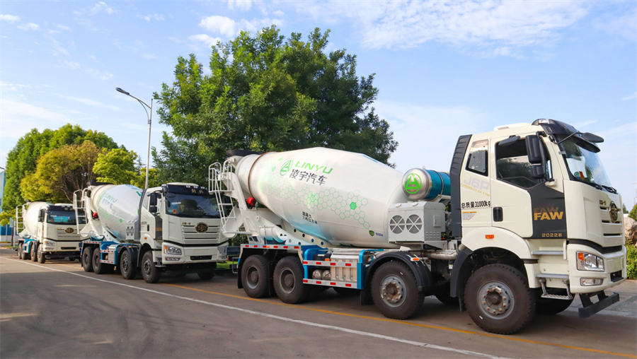 秋高氣爽，再傳捷報！50臺凌宇混動攪拌車奔赴華東，盡顯靚麗風采