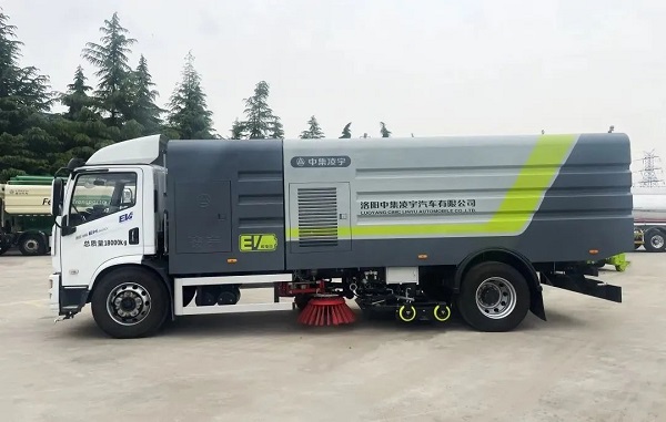 凌宇純電動(dòng)洗掃車(chē)的特點(diǎn)詳解！出色在哪？