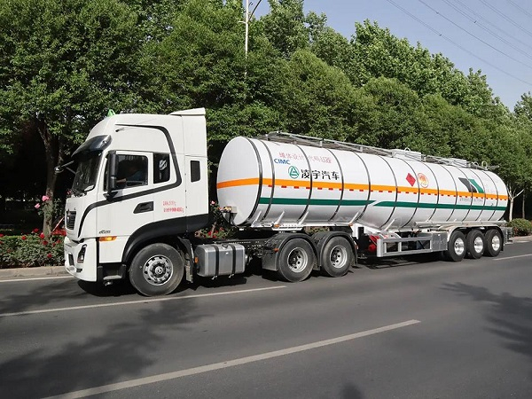 再掀發(fā)車(chē)熱潮，130臺(tái)凌宇液罐車(chē)批量發(fā)往寧夏